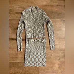 La Hearts Cream and Brown Ribbed Turtleneck